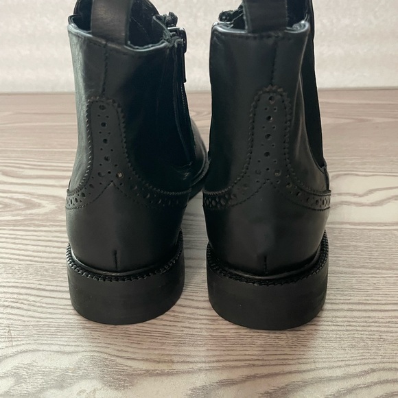 Jeffrey Campbell Edmone Brogue Wing Tip Chelsea Bootie Women’s Size 7.5 - Picture 5 of 7